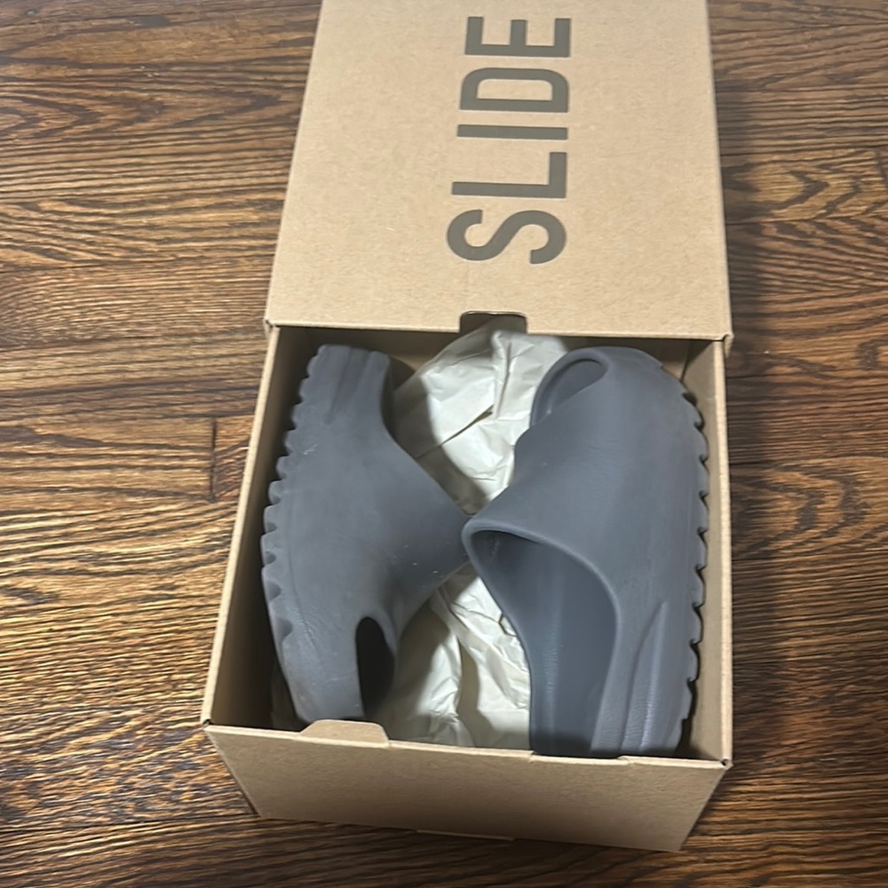 Gray Yeezy Slide Sandals kids